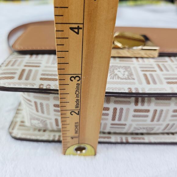 Anne Klein Classic Lion Logo Small Crossbody Bag Purse Tan Beige Gold Latch - Picture 11 of 12